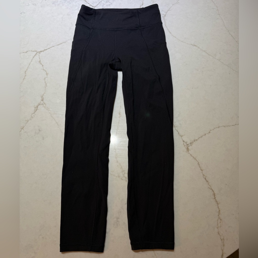 Lululemon leggings size 4, black, with pockets